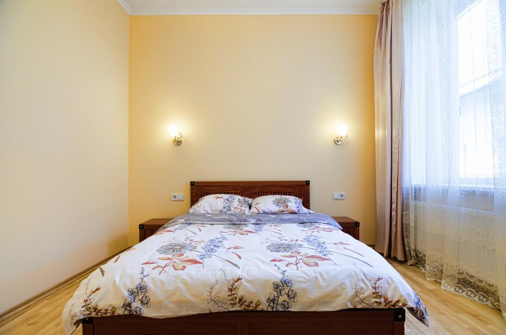 Apartment On Svobody Lviv Exterior foto
